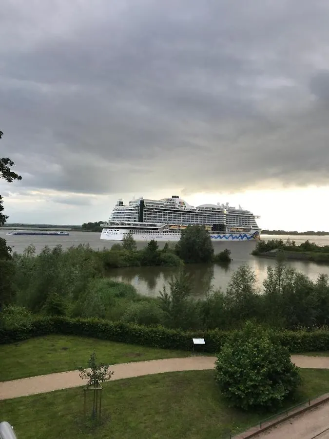 Urlaub Am Elbstrand - Wohnung In Blankenese Mit Naturblick Hamburg Apartment